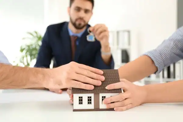 Couple arguing over property in divorce mediation Carlisle